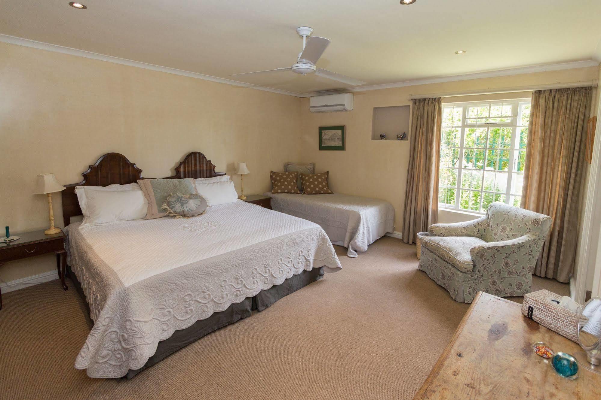 Cornerway House Hotel Plettenbergbaai Buitenkant foto